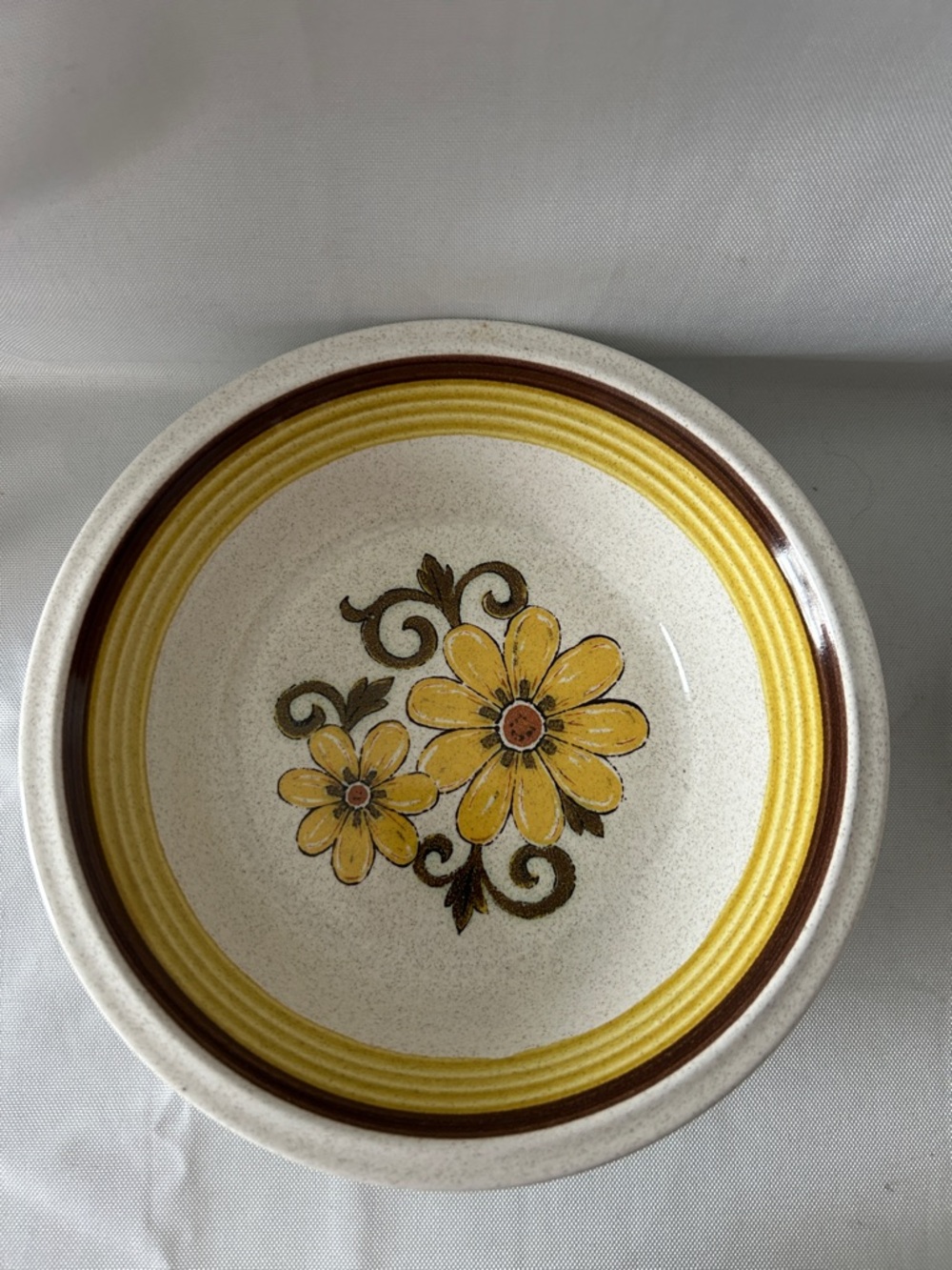 4 PCS NuStone INTERNATIONAL SILVER CO. FIESTA C1002 JAPAN SOUP OR CEREAL BOWLS